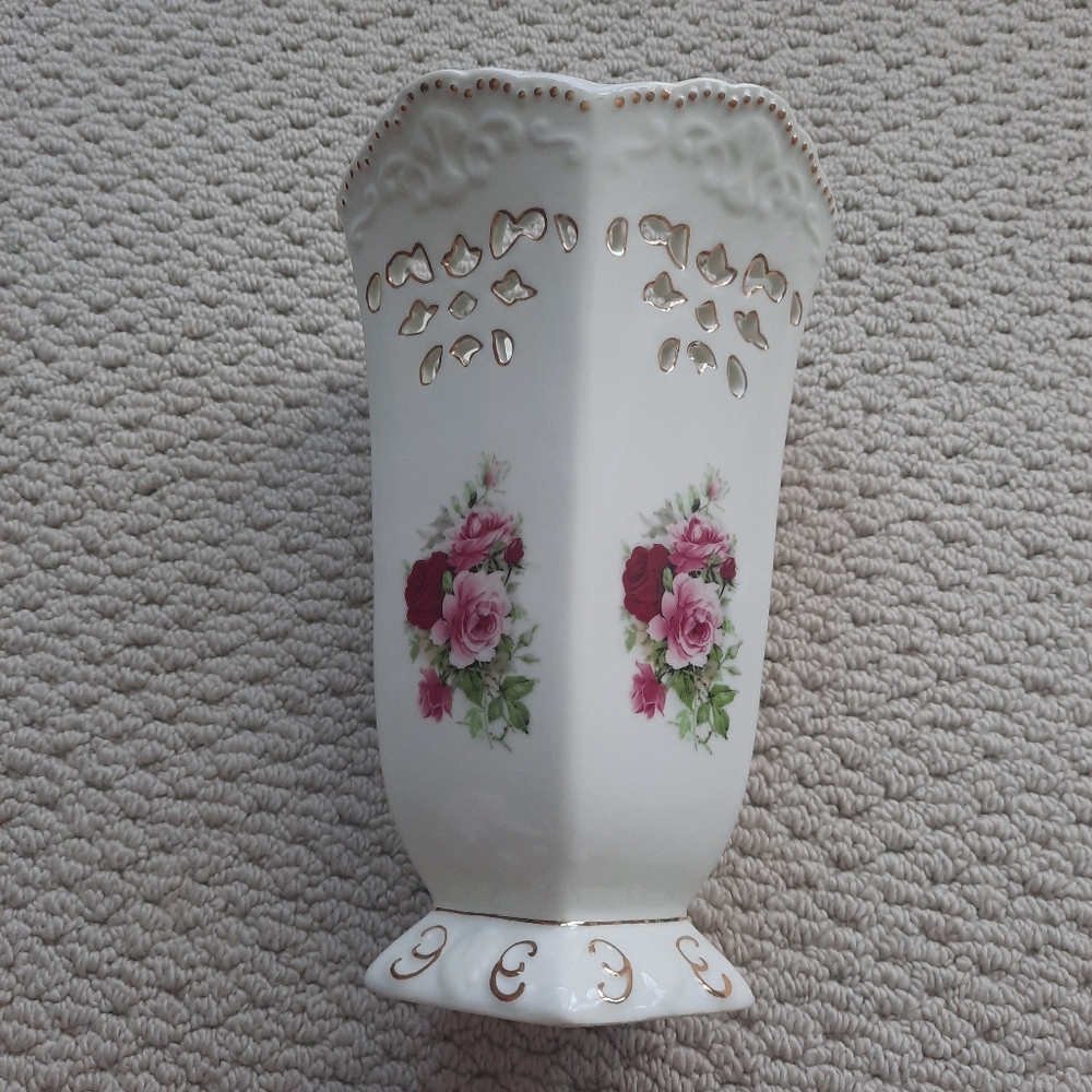 Formalities by Baum Bros, Preowned, Victorian Rose Collection Vase